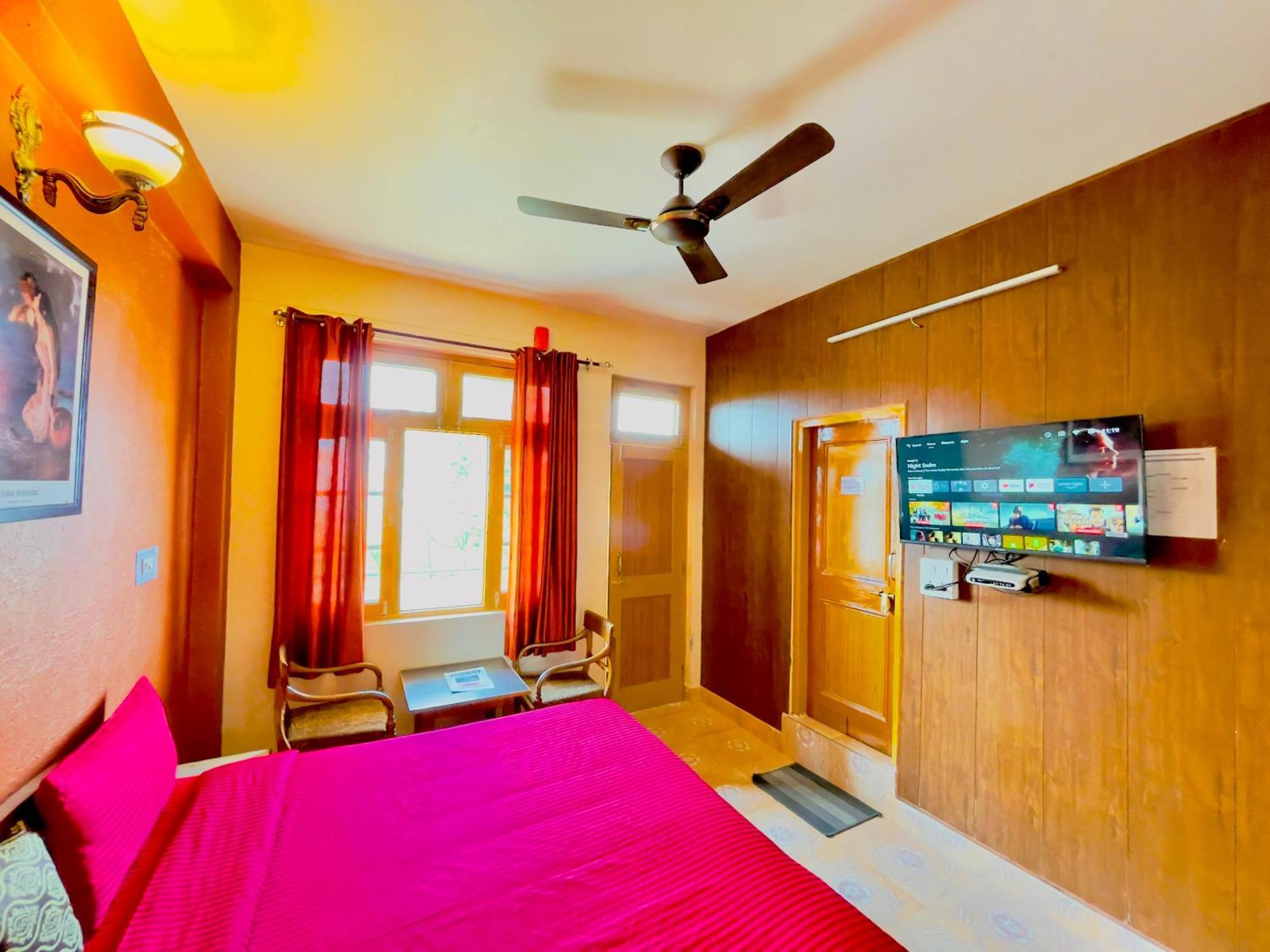 Grand View Lodge And Restaurant Dharamshala Bagian luar foto