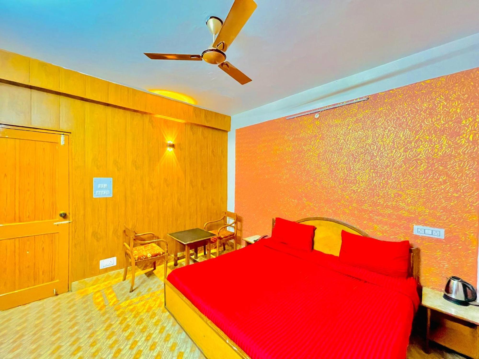 Grand View Lodge And Restaurant Dharamshala Bagian luar foto