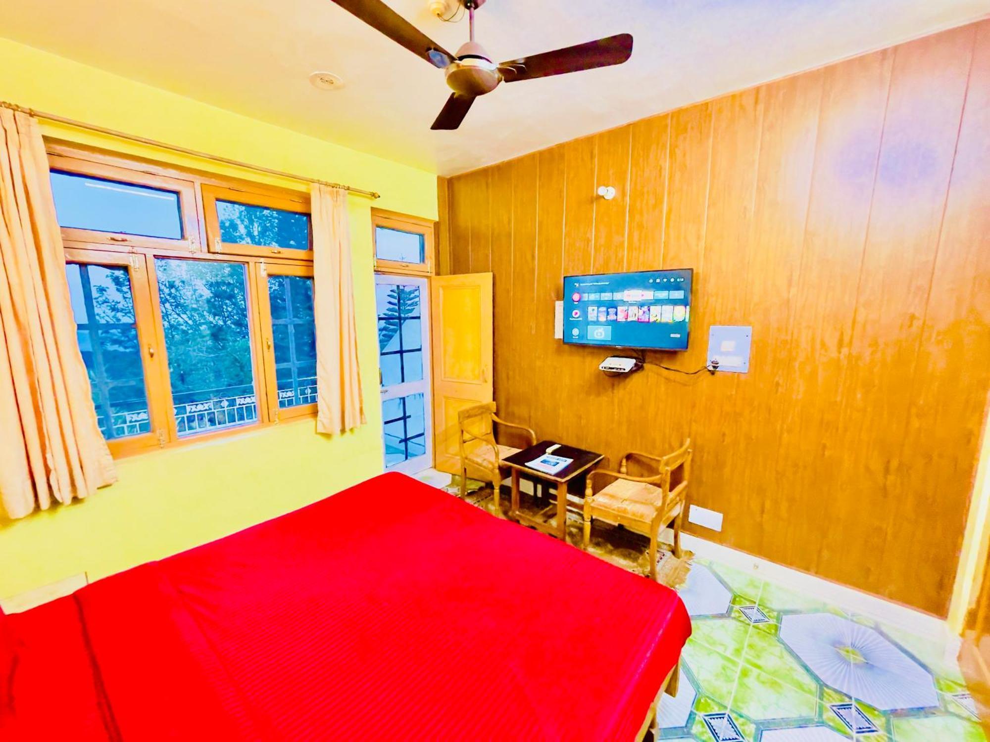 Grand View Lodge And Restaurant Dharamshala Bagian luar foto