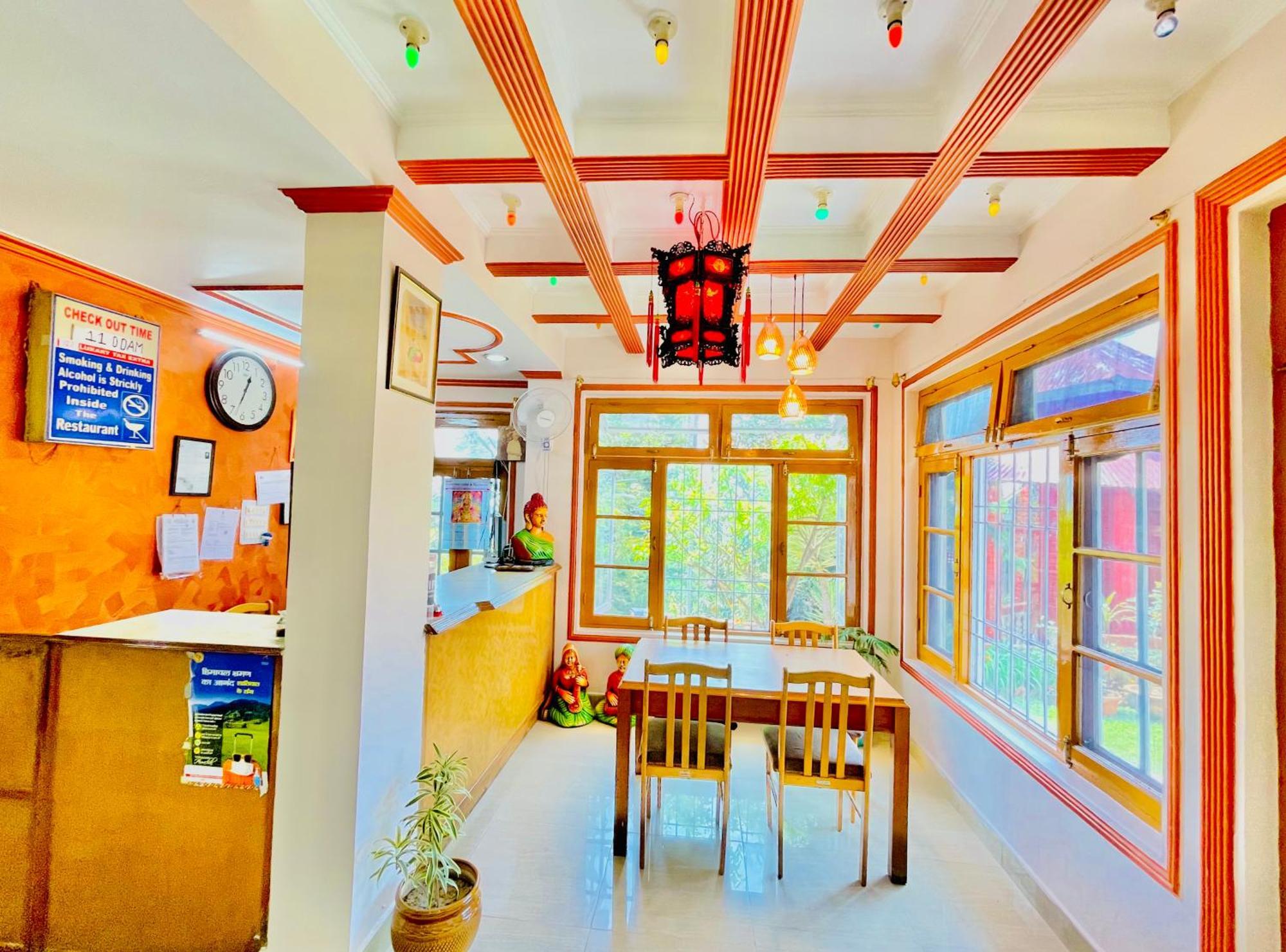 Grand View Lodge And Restaurant Dharamshala Bagian luar foto