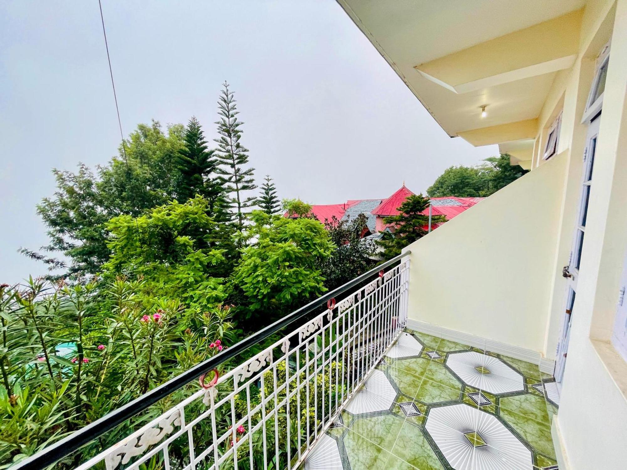 Grand View Lodge And Restaurant Dharamshala Bagian luar foto