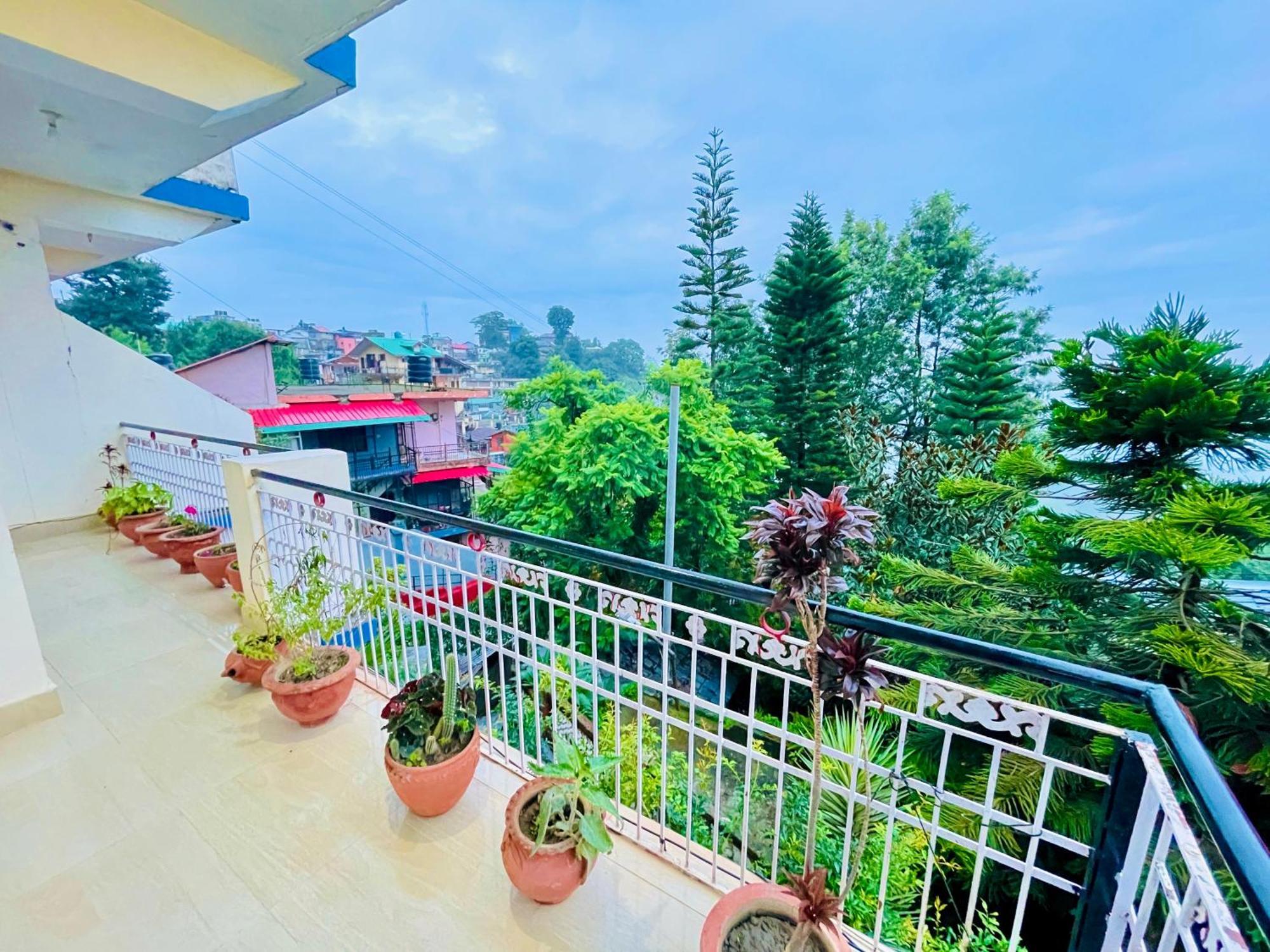 Grand View Lodge And Restaurant Dharamshala Bagian luar foto