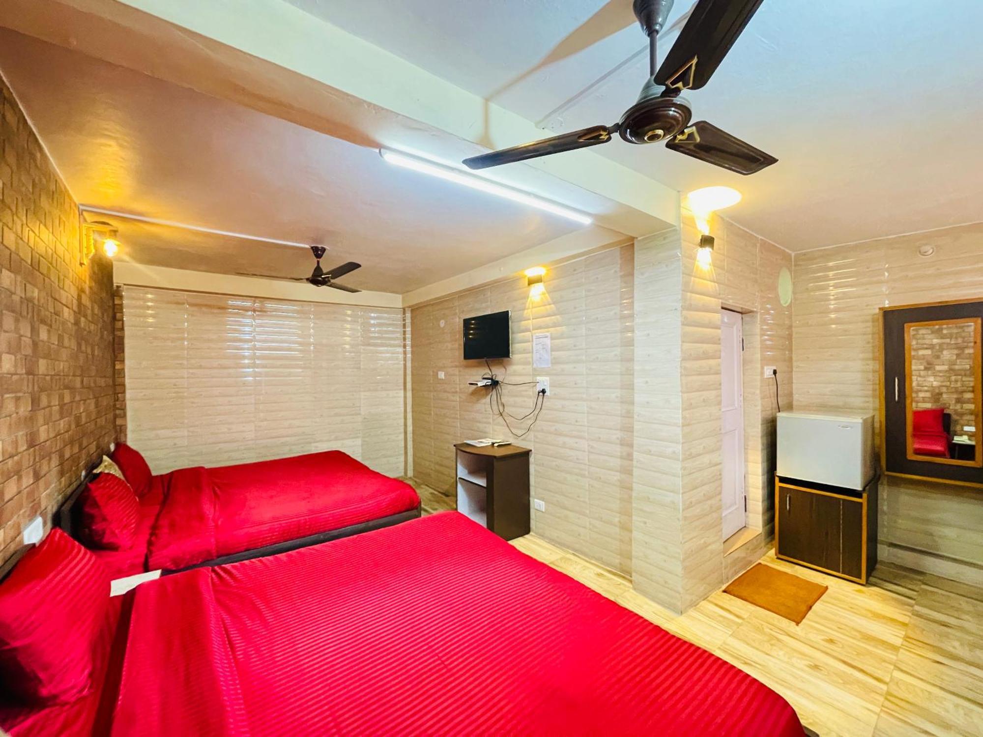 Grand View Lodge And Restaurant Dharamshala Bagian luar foto